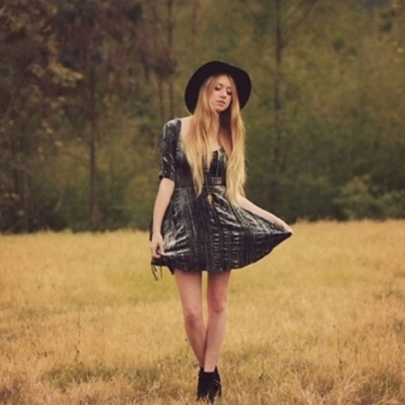 NWT For Love & Lemons Velvet Mini Dress - Picture 6 of 9